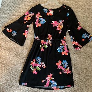 🌈SPRING 🌈 Bell Sleeve Floral Dress